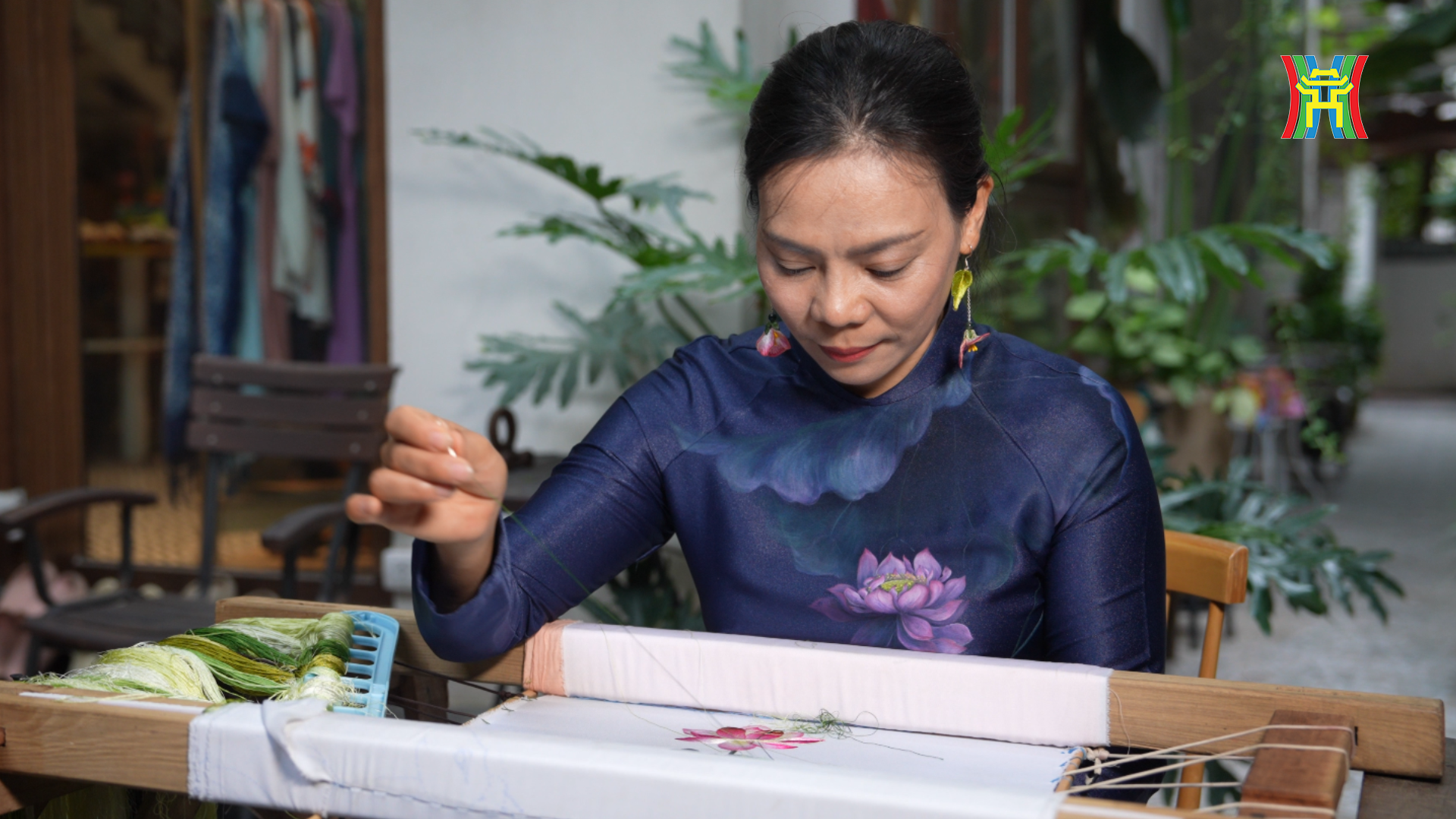 Nghệ nhân Hà Nội: Biến hóa tranh thêu tay