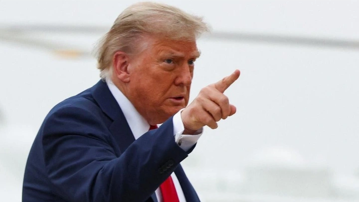 Ông Trump ám chỉ ‘thay đổi chính quyền ở Iran’