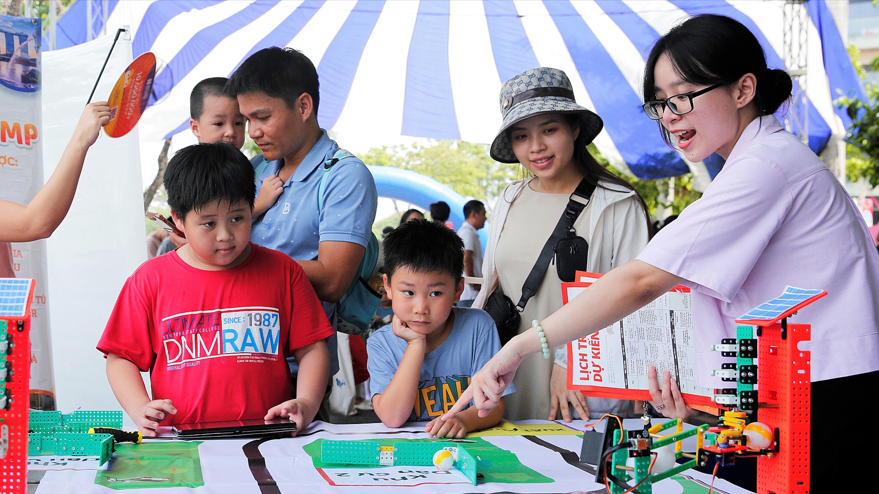 Sân chơi mùa hè - Phát triển cảm xúc và kỹ năng cho trẻ | Vì trẻ em | 10/07/2025
