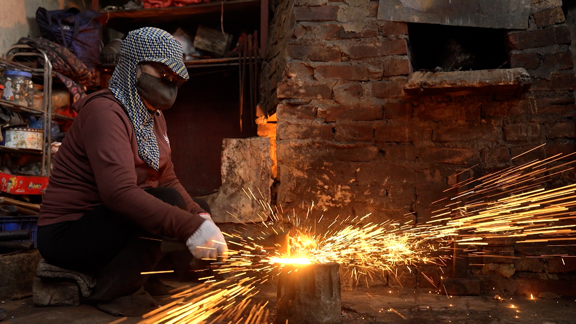 Giữ lửa trăm năm làng rèn Đa Sỹ