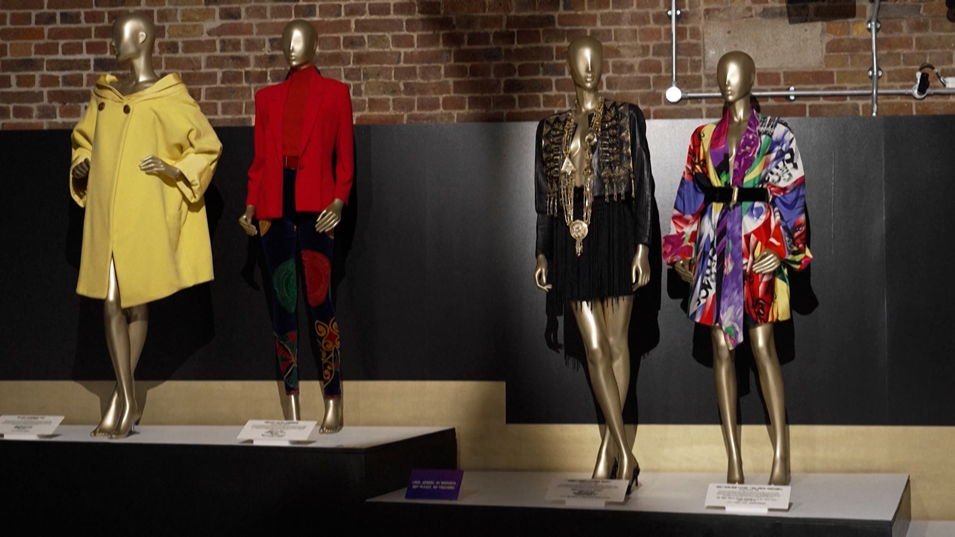 Triển lãm tôn vinh di sản của huyền thoại thời trang Italy