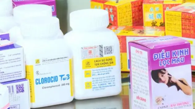 Phát hiện thuốc giả 'đội lốt' thuốc thật