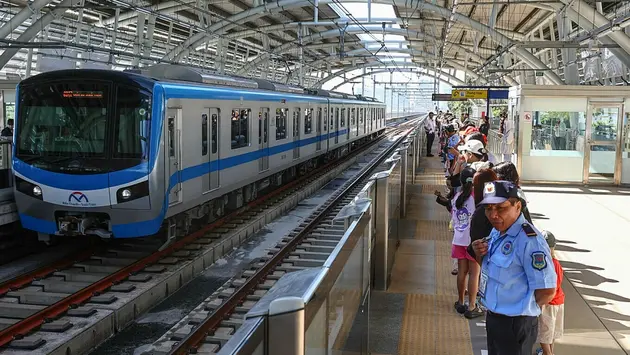Metro Bến Thành - Suối Tiên 'tăng ca' trong dịp lễ 30/4