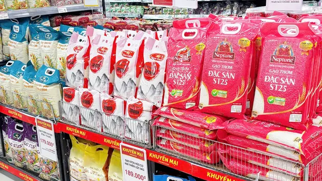 Doanh nghiệp bán lẻ kích cầu tiêu dùng dịp lễ