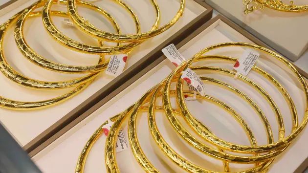 Giá vàng nhẫn ngày 26/4 tăng 500.000 đồng/lượng